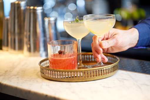 6 Best Cocktail Bars in Michigan!