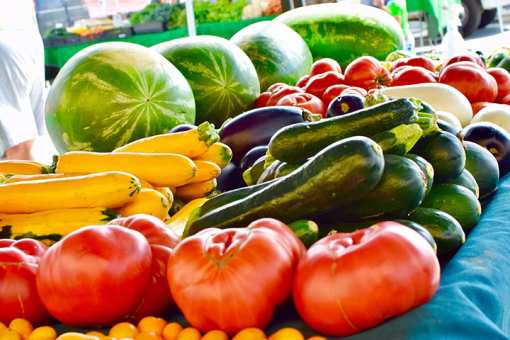 8 Best Farmers Markets in Michigan!